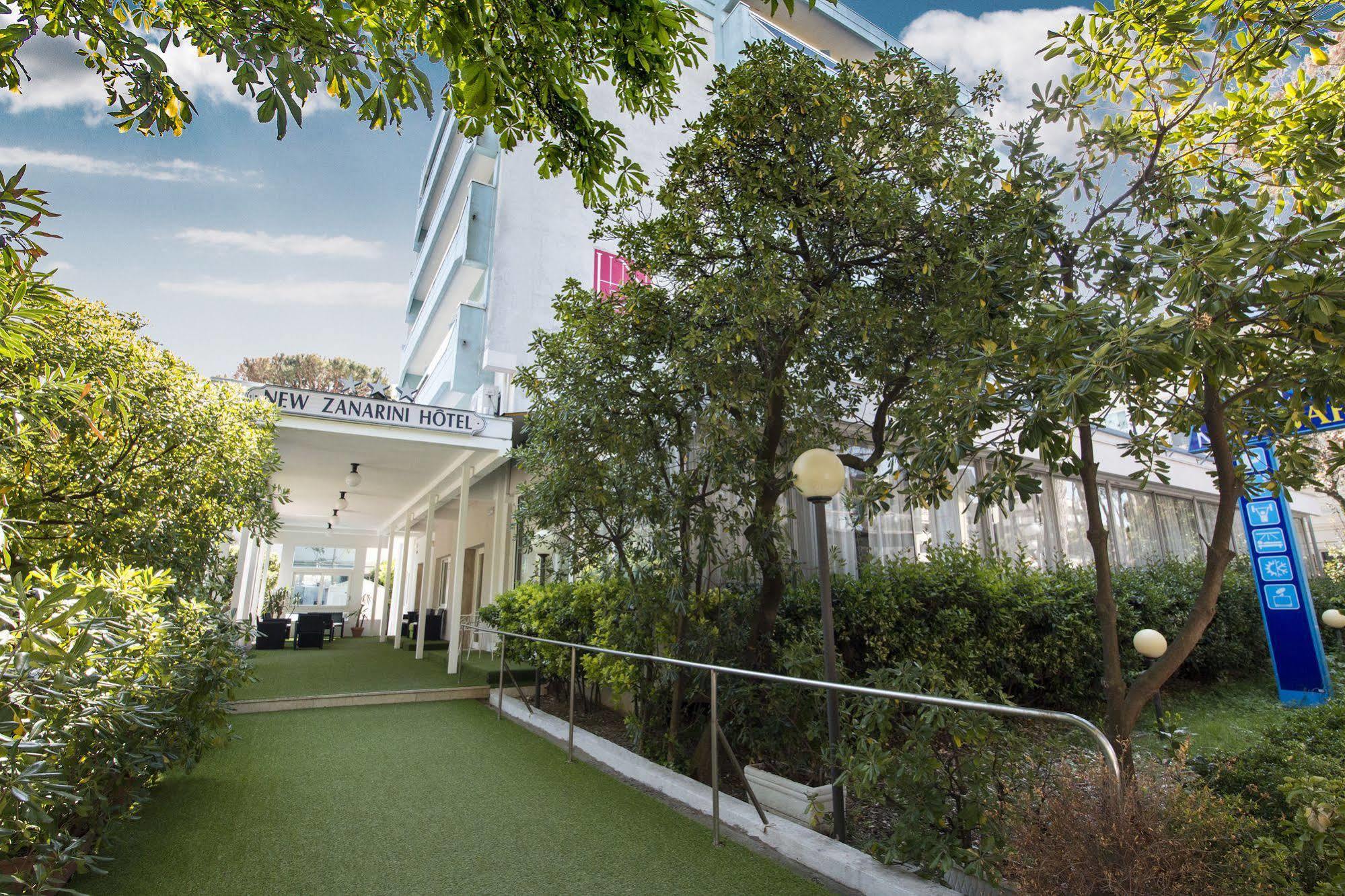 Hotel Zanarini In Centro A Riccione Eksteriør billede